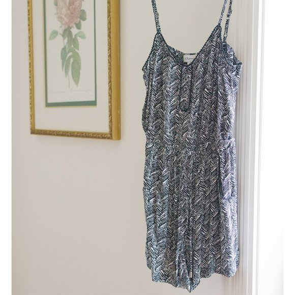 Dynamite cute vintage romper - Picture 2 of 2